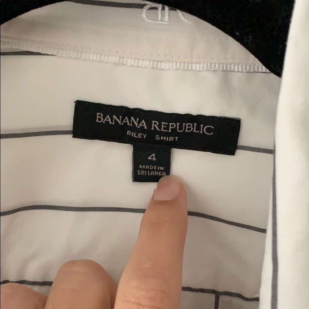 Black and white banana republic button down - Picture 2 of 3